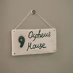 Orpheus House Beachfront 2br With Balcony & Sea View Walk To Old Town Apartment
