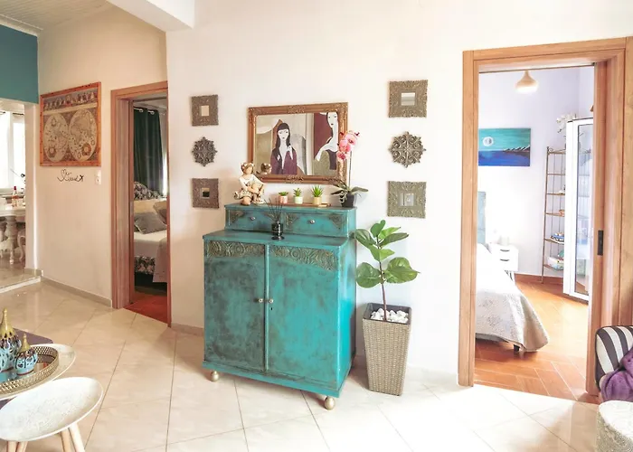 Orpheus House Beachfront 2br With Balcony & Sea View Walk To Old Town 公寓 干尼亞