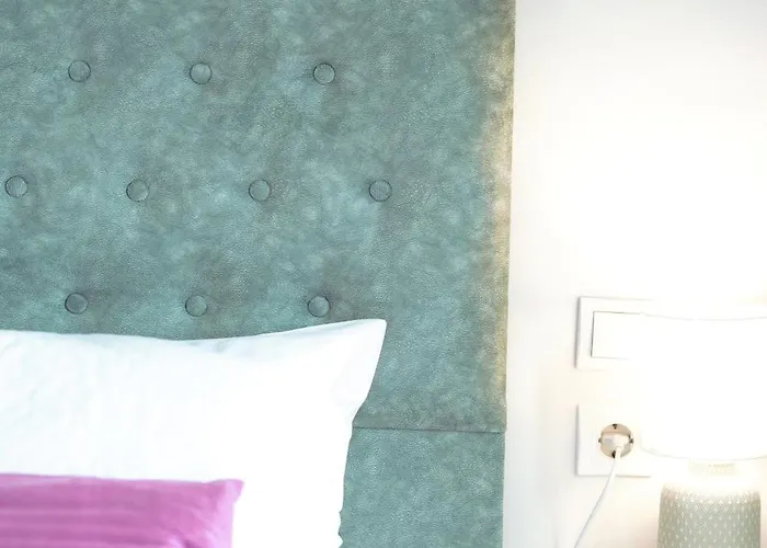 Orpheus House Beachfront 2br With Balcony & Sea View Walk To Old Town 公寓 干尼亞