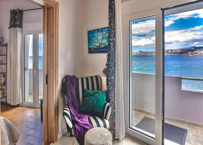 Orpheus House Beachfront 2br With Balcony & Sea View Walk To Old Town 干尼亞