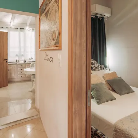 Orpheus House Beachfront 2br With Balcony & Sea View Walk To Old Town *