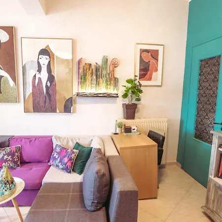Апартаменти Orpheus House Beachfront 2br With Balcony & Sea View Walk To Old Town Ханья (Крит)