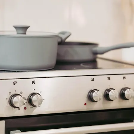 Апартаменти Orpheus House Beachfront 2bdr *