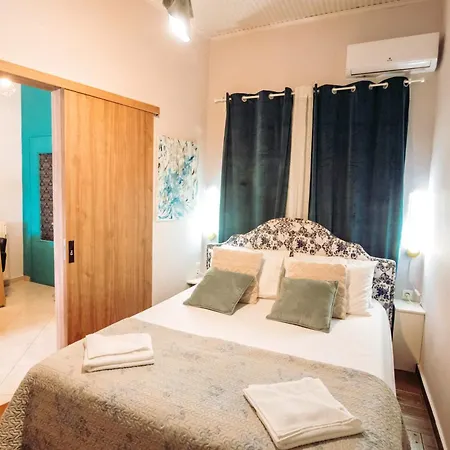 Orpheus House Beachfront 2br With Balcony & Sea View Walk To Old Town * Ханья (Крит)