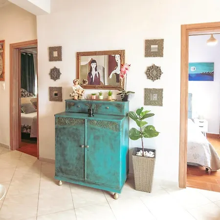 Orpheus House Beachfront 2br With Balcony & Sea View Walk To Old Town Апартаменти Ханья (Крит)