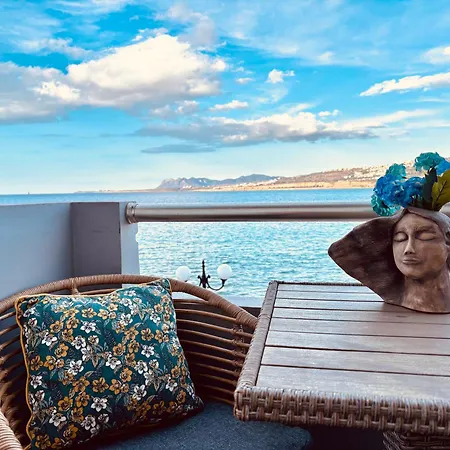 Orpheus House Beachfront 2bdr *