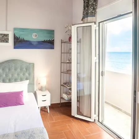 Orpheus House Beachfront 2br With Balcony & Sea View Walk To Old Town Ханья (Крит)