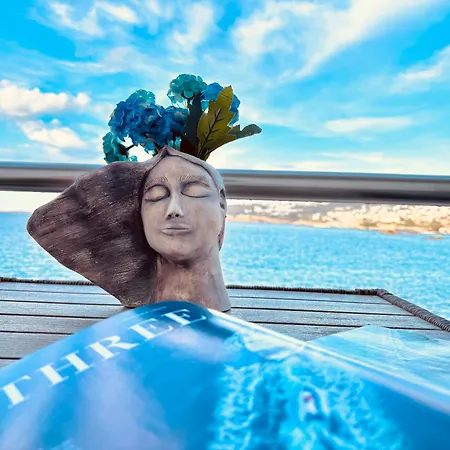 Orpheus House Beachfront 2br With Balcony & Sea View Walk To Old Town Апартаменти *