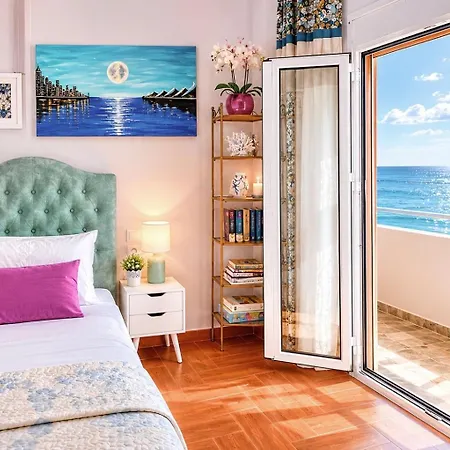 Orpheus House Beachfront 2br With Balcony & Sea View Walk To Old Town Ханья (Крит)
