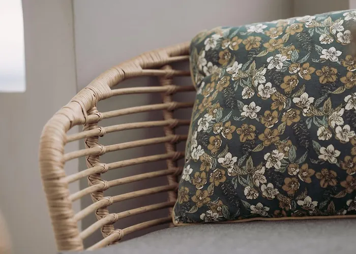 Orpheus House Beachfront 2br With Balcony & Sea View Walk To Old Town Apartament Chania (Crete)