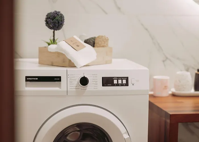 Апартаменти Orpheus House Beachfront 2br With Balcony & Sea View Walk To Old Town *