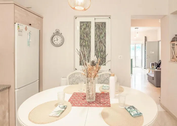 Appartement Orpheus House Beachfront 2br With Balcony & Sea View Walk To Old Town *