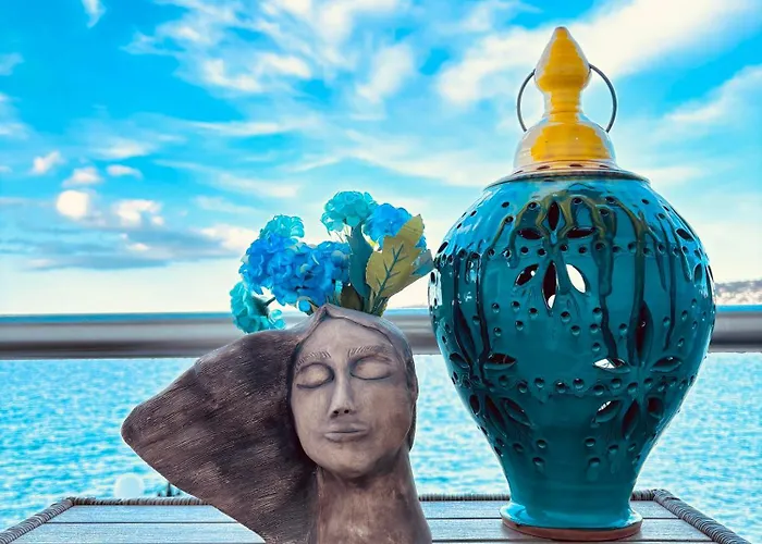 Orpheus House Beachfront 2br With Balcony & Sea View Walk To Old Town Chania (Crete)