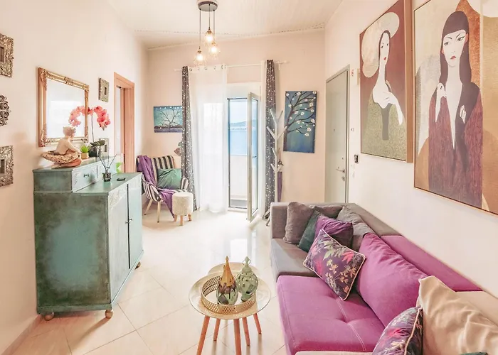 Orpheus House Beachfront 2br With Balcony & Sea View Walk To Old Town * Ханья (Крит)