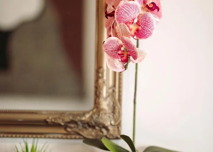 Orpheus House Beachfront 2br With Balcony & Sea View Walk To Old Town Chania (Crete)